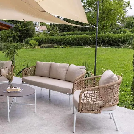 Lak-lak Vendeghaz Apartament